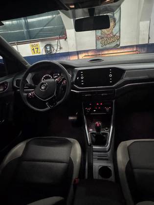 VOLKSWAGEN T-CROSS 1.0 200 TSI TOTAL FLEX COMFORTLINE AUTOMÁTICO